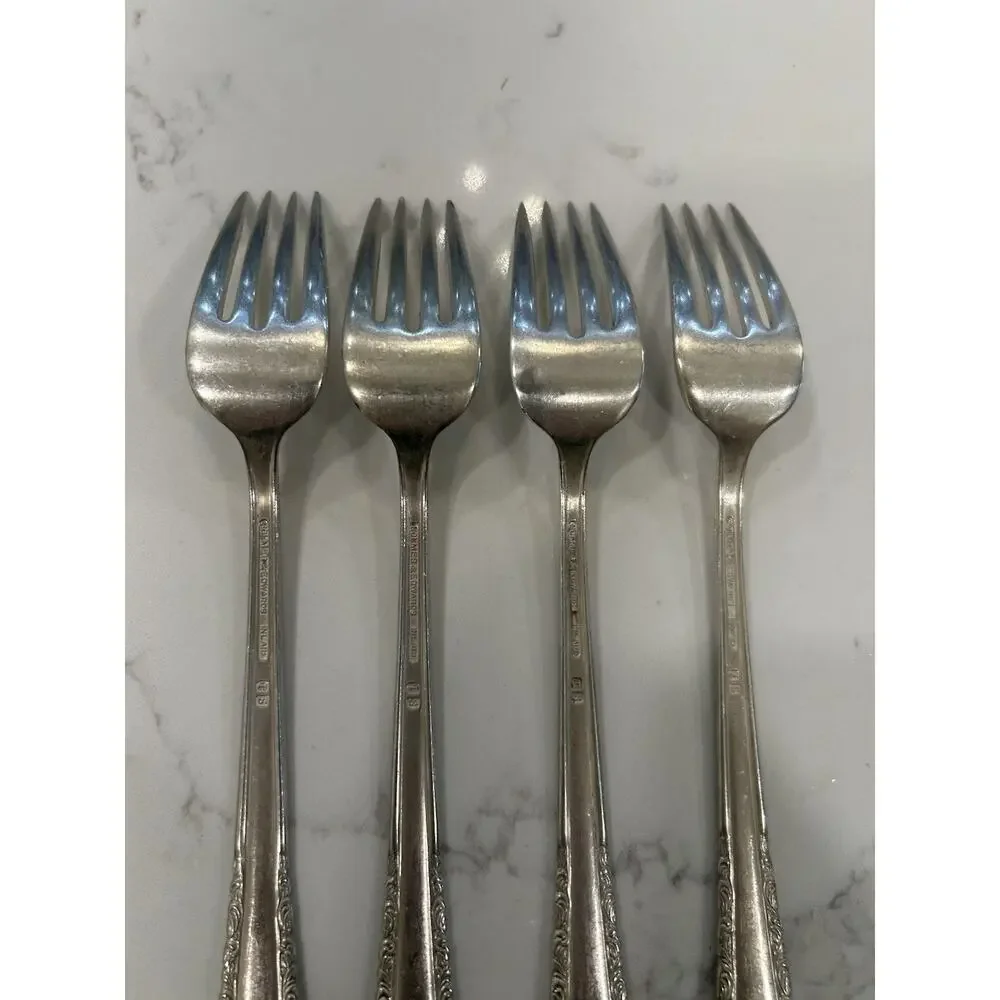 Vtg‎ Set Of 4 Holmes & Edwards May Queen Salad Forks 6.5” Silverplate Inlaid IS